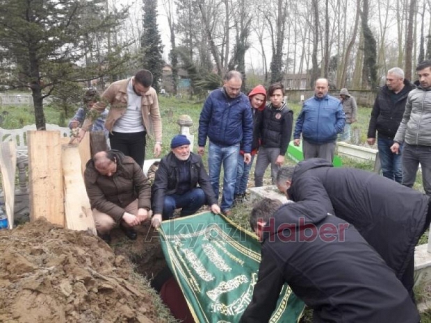EMİNE KÖSE DUALARLA DEFNEDiLDi