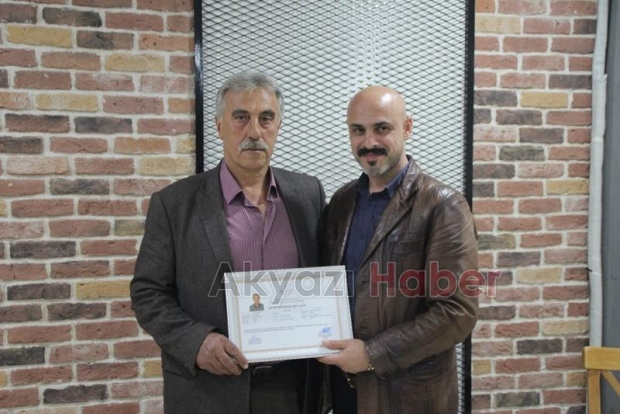 Emlak Kursu Kursiyerleri Sertifikalarını Aldı