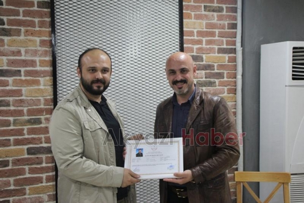 Emlak Kursu Kursiyerleri Sertifikalarını Aldı