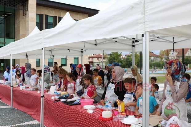 En Renkli Pastaları Yapmak İçin Yarıştılar