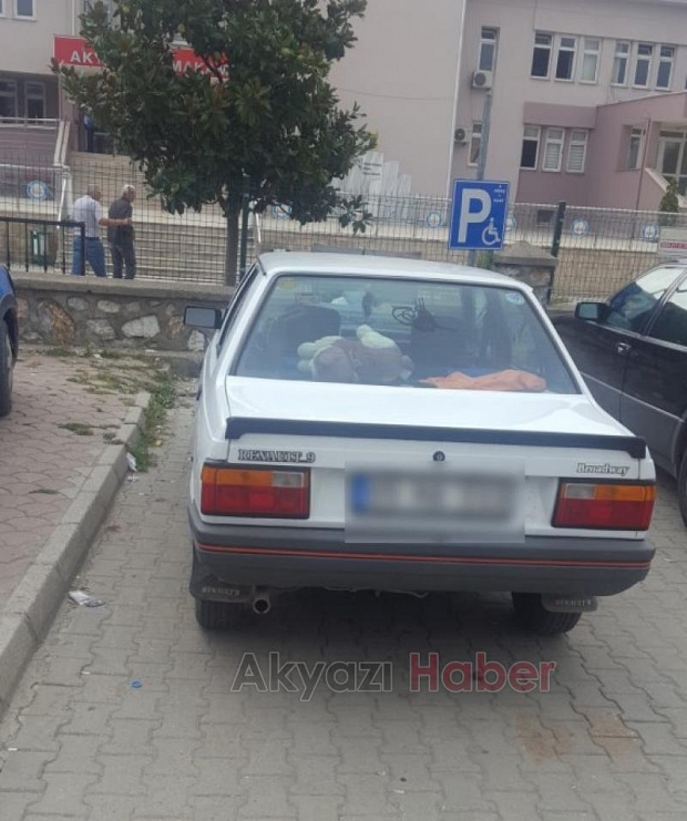 Engelli yerine park eden sürücüye  tepki