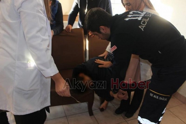Epilepsi Nöbeti Geçiren Öğrenci Hastaneye Kaldırıldı