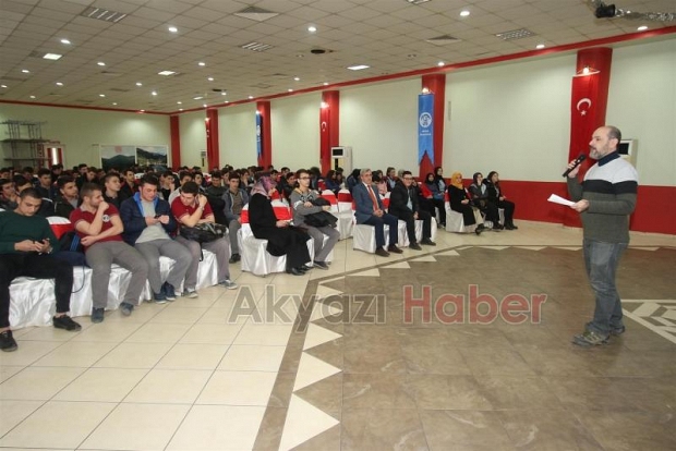 ERDEM UYGAN KONFERANSINA YOĞUN İLGİ