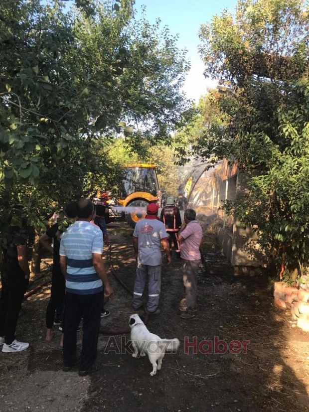 Erdoğdu mahallesinde Samanlık yangını