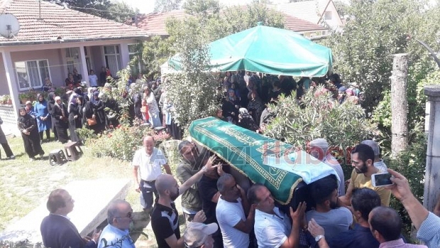 Ertan Yılmaz dualarla defnedildi