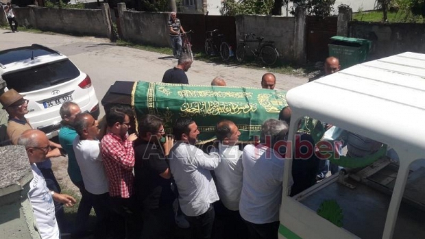 Ertan Yılmaz dualarla defnedildi