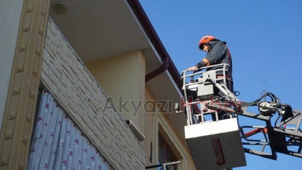 Evde kilitli kalan çocukların yardımına İtfaiye koştu