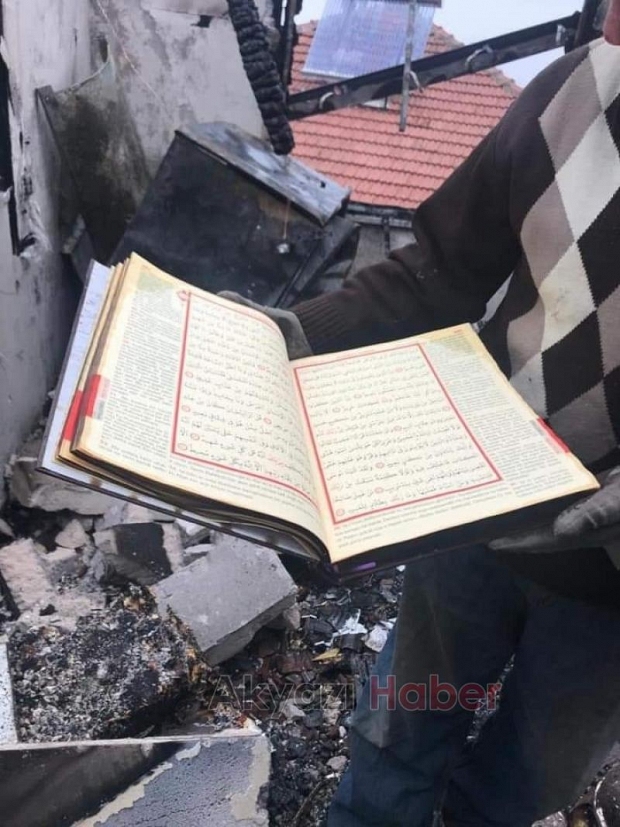  Evde Tüm Eşyalar Yandı Kuranı Kerim Yanmadı