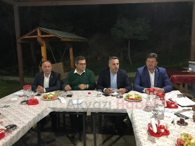 Eylül ayı İlçe başkanları toplantısı Akyazıda yapıldı