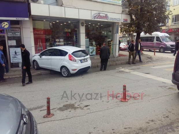 Fren Yerine Gaza Basınca Dükkana Girdi