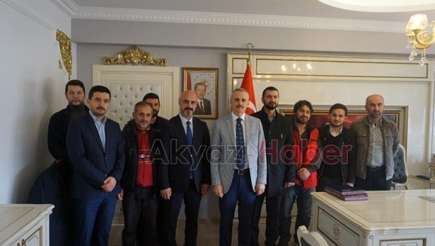 Gazetecilerden Kaymakam Çiçekli’ye Ziyaret