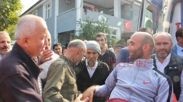 Gazi Faruk Kumaş Akyazıya Geldi
