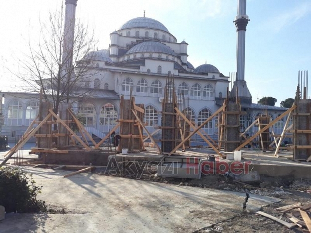 gazi suleyman pasa cami onune insaat