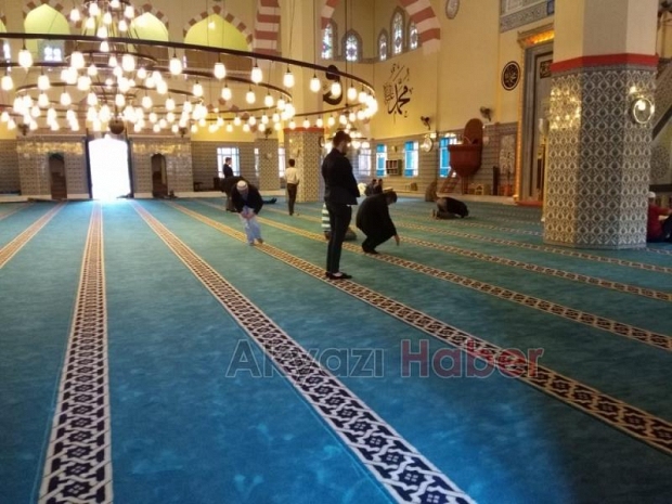  Gazi Süleymanpaşa cami halısı yenilendi