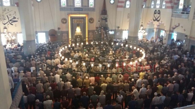Gazi Süleymanpaşa Camiinde Ramazan Ayının İlk Cuması 