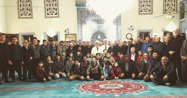 GENÇLER NAMAZ PROGRAMINDA BULUŞTU