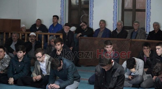 GENÇLER NAMAZ PROGRAMINDA BULUŞTU