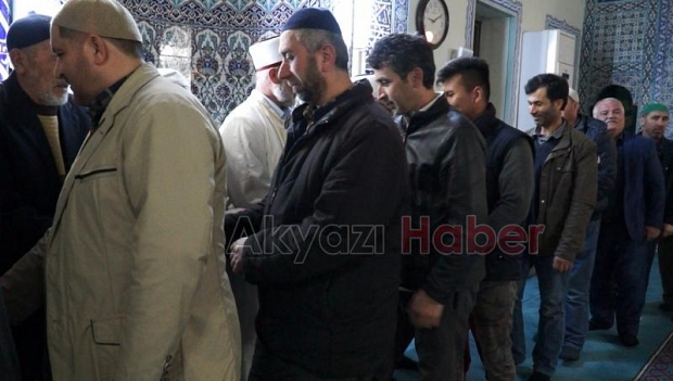 GENÇLER NAMAZ PROGRAMINDA BULUŞTU