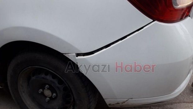 Motosikletle otomobile çarptı
