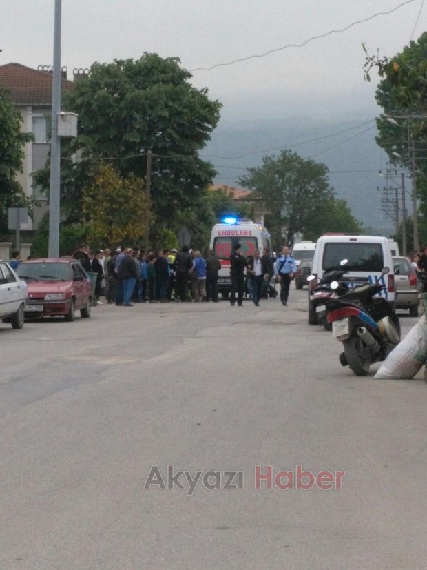 Motosikletle otomobile çarptı