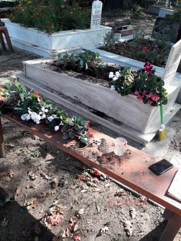 Gökay Yıldırımgencin mezarına zarar verildi