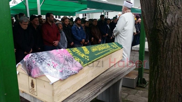 Gözyaşları içinde toprağa verildi
