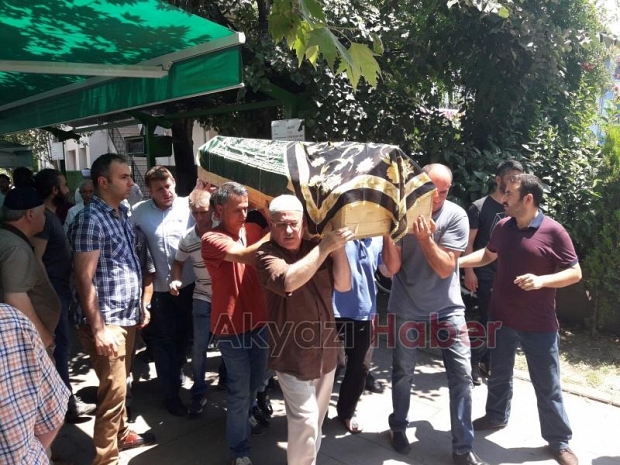 Hacer Toy Defnedildi