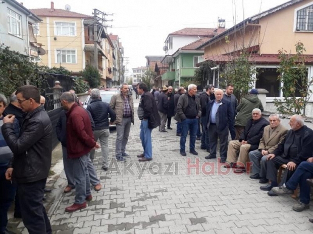 Hacı Ahmet Akdoğan dualarla defnedildi