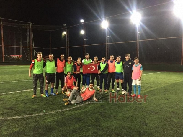 Halı Saha Maçında Dostluk Kazandı