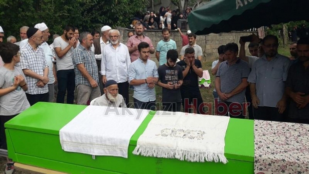 Hanife Akcan Defnedildi
