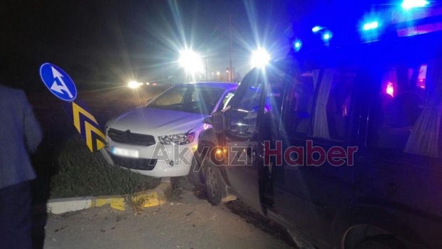 Hastane kavşağında trafik kazası 3 yaralı