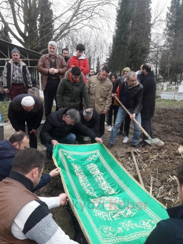 Hatice Özsar dualarla defnedildi