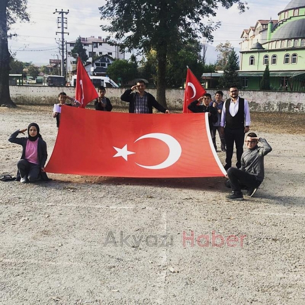 İki okul ortaklaşa 29 Ekim programı düzenledi