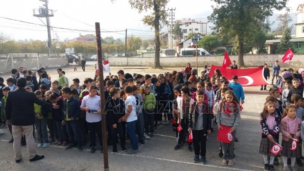 İki okul ortaklaşa 29 Ekim programı düzenledi