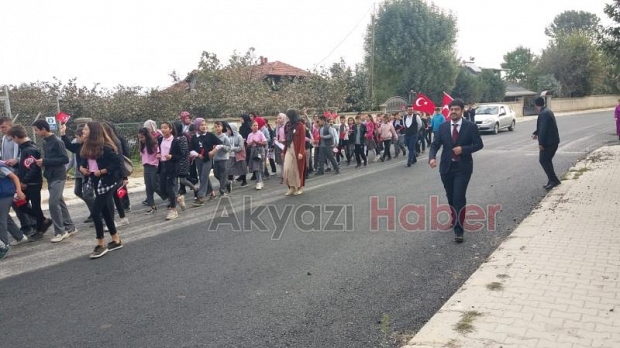 İki okul ortaklaşa 29 Ekim programı düzenledi