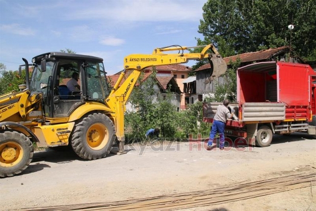 İLÇE MERKEZİNDE ALT YAPI ÇALIŞMALARI DEVAM EDİYOR
