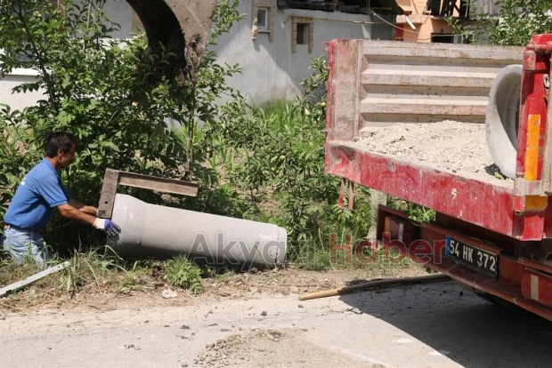 İLÇE MERKEZİNDE ALT YAPI ÇALIŞMALARI DEVAM EDİYOR
