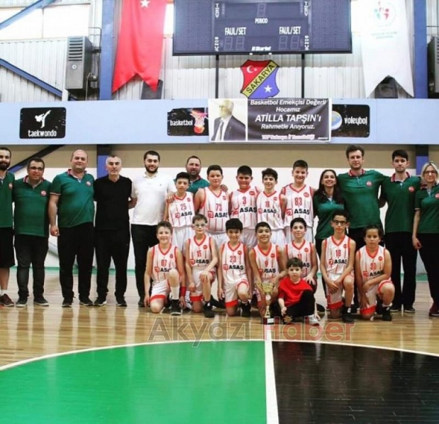 İlk Şampiyonluklarını Annelerine Hediye Ettiler 