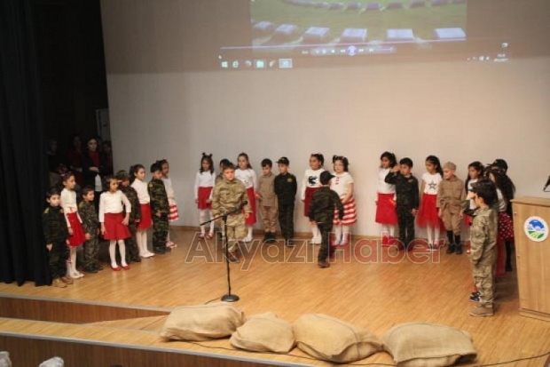 İlkokul Öğrencilerden Çanakkale Gecesi