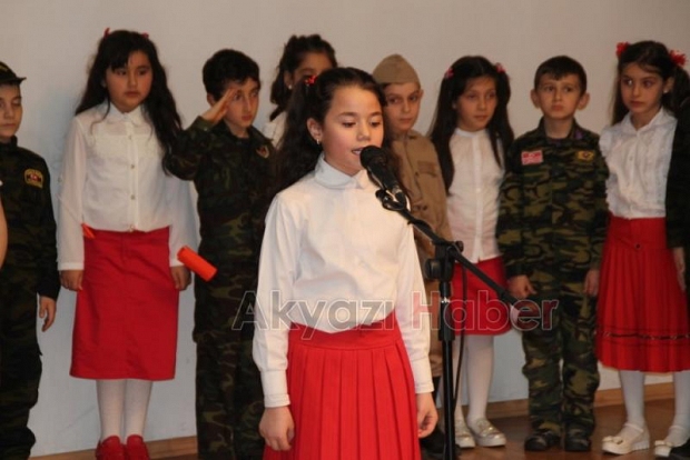 İlkokul Öğrencilerden Çanakkale Gecesi