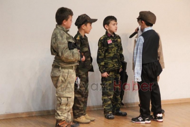 İlkokul Öğrencilerden Çanakkale Gecesi