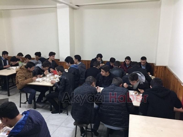 İMAM HATİP LİSESİNDEN İFTAR PROGRAMI