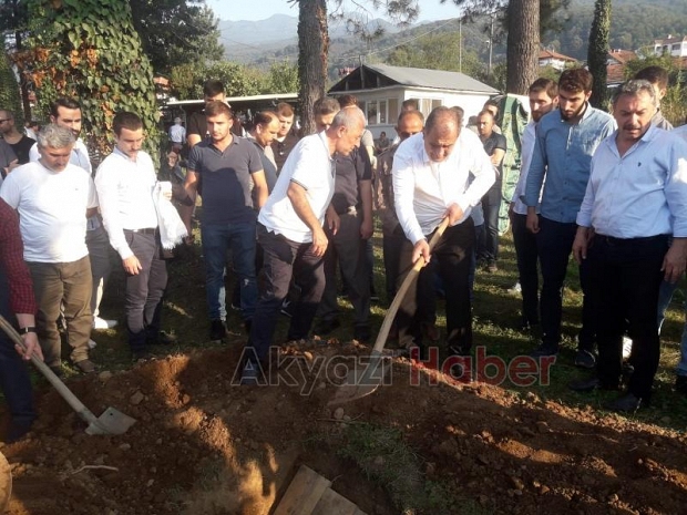 İsmail Selçuk Defnedildi