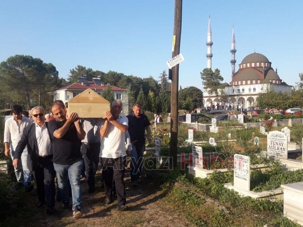 İsmail Selçuk Defnedildi