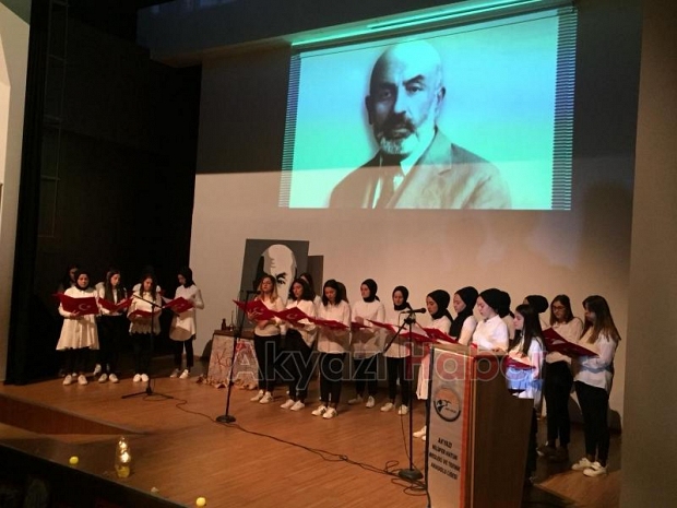 İstiklal Marşının 98 yıldönümü Akyazı'da kutlandı