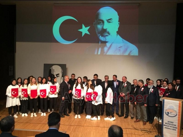 İstiklal Marşının 98 yıldönümü Akyazı'da kutlandı