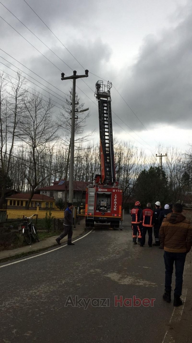 İtfaiye Aracı Elektrik Tellerine Takıldı