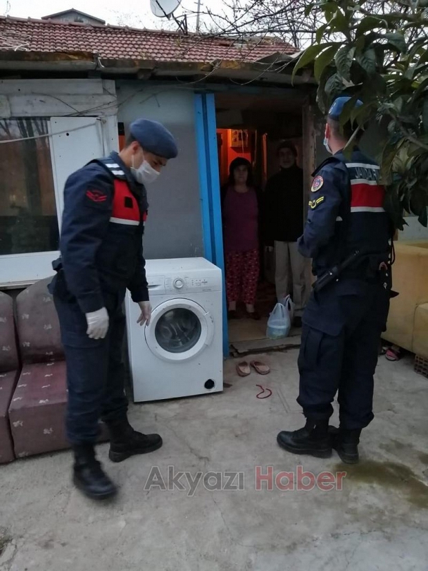 Jandarma Yaşlılarının Yanında