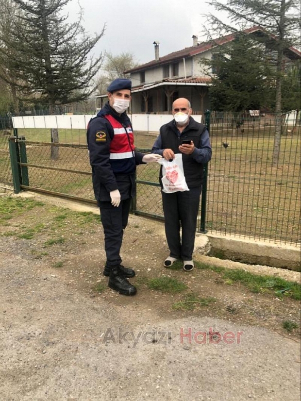 Jandarma Yaşlılarının Yanında