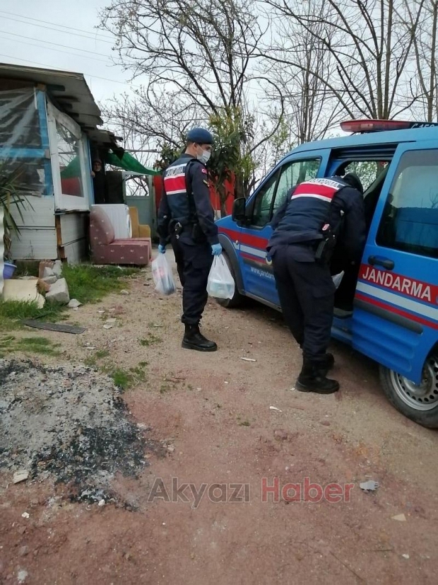 Jandarma Yaşlılarının Yanında
